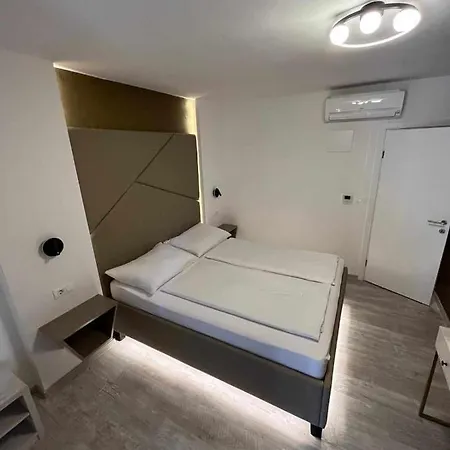 Bed & Breakfast H&h - Adults Only *